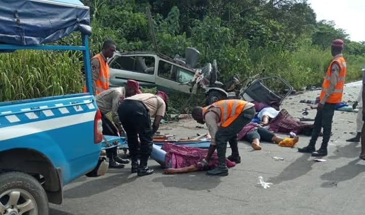 Six killed in crash on Lagos-Ibadan highway in southwest Nigeria