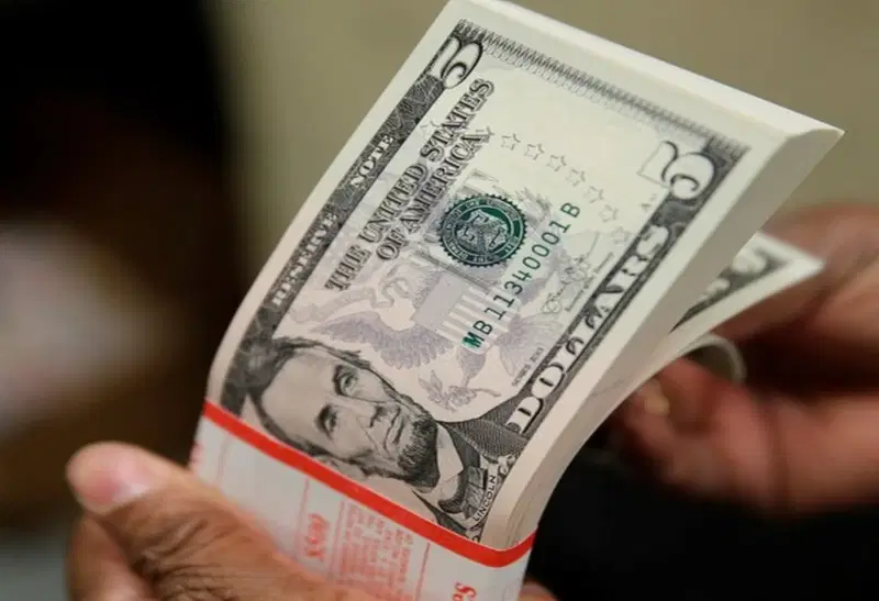 Custom nabs 40yr man with $193k at Abuja Airport Custom nabs 40yr man with $193k at Abuja Airport