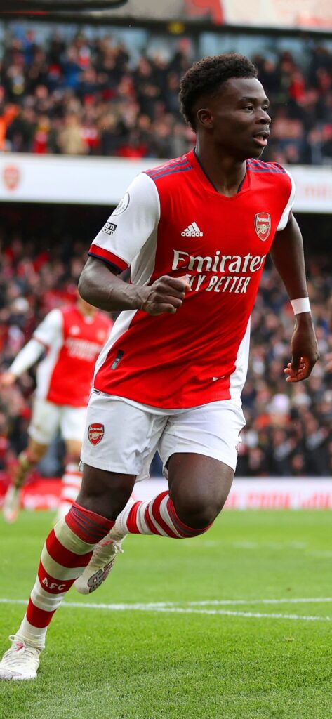 Arsenal’s Saka proposes to longtime partner in luxury London setting