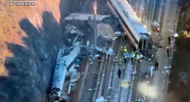 Passengers injured as train accident disrupts Abuja-Kaduna service Passengers injured as train accident disrupts Abuja-Kaduna service