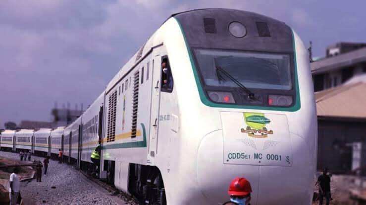 Four killed, 24 injured as Warri–Itakpe train derails